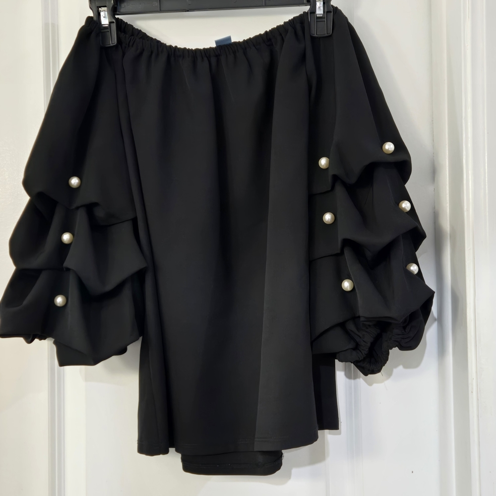 CeCe Black Top with Light Blue Tag